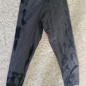 Daub & Design unique print leggings. Ultra soft and comfy. Like new.